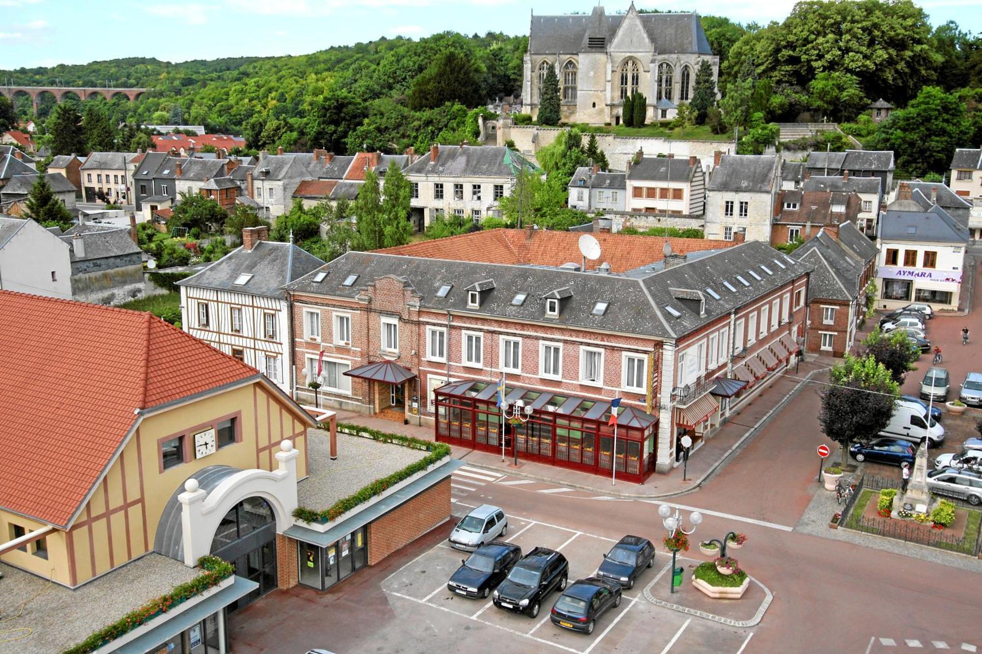 Hotel & Restaurant Le Cardinal Poix-de-Picardie Экстерьер фото