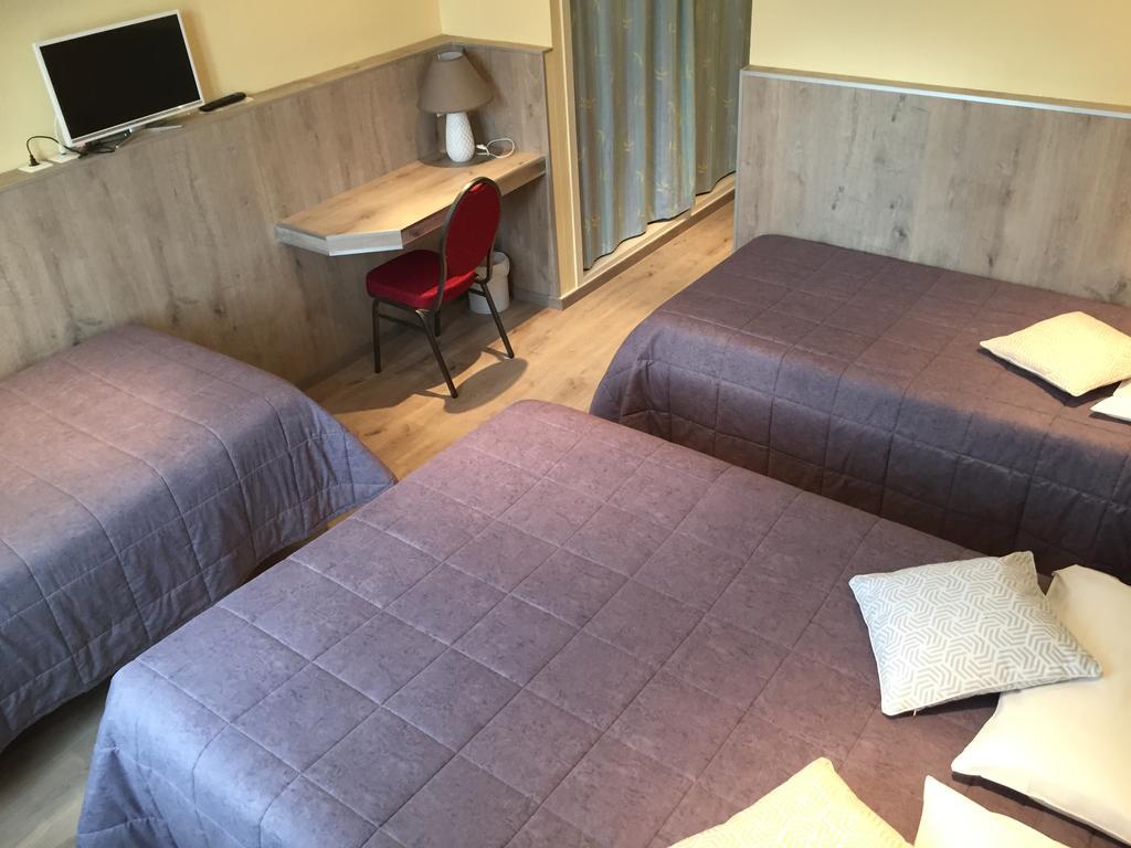 Hotel & Restaurant Le Cardinal Poix-de-Picardie Экстерьер фото