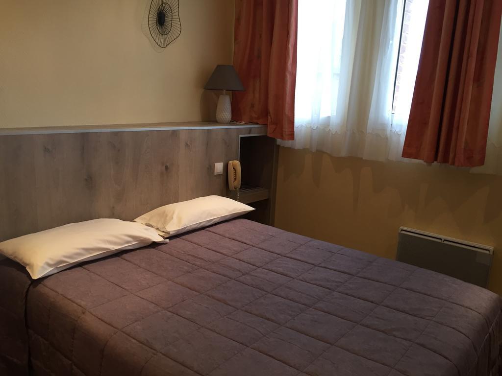 Hotel & Restaurant Le Cardinal Poix-de-Picardie Экстерьер фото