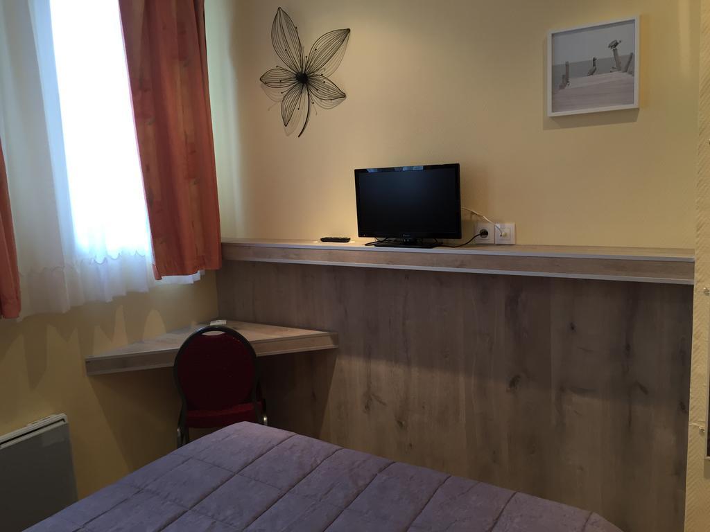 Hotel & Restaurant Le Cardinal Poix-de-Picardie Экстерьер фото