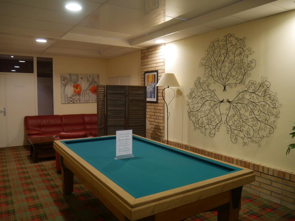Hotel & Restaurant Le Cardinal Poix-de-Picardie Экстерьер фото