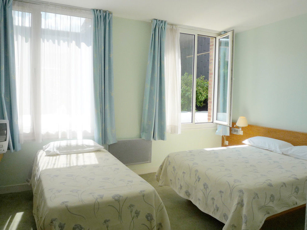 Hotel & Restaurant Le Cardinal Poix-de-Picardie Экстерьер фото